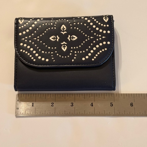 Vera Bradley Morocco NAVY Blue Laser Cut Petite Trifold Women’s Wallet - Picture 9 of 14
